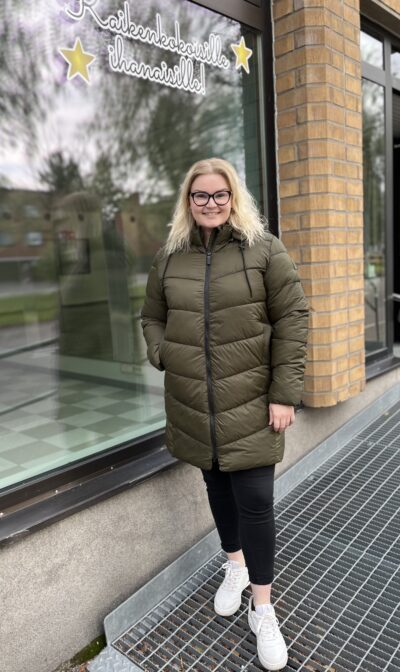 Kaffe Susanne Pidempi Toppatakki Metsänvihreä