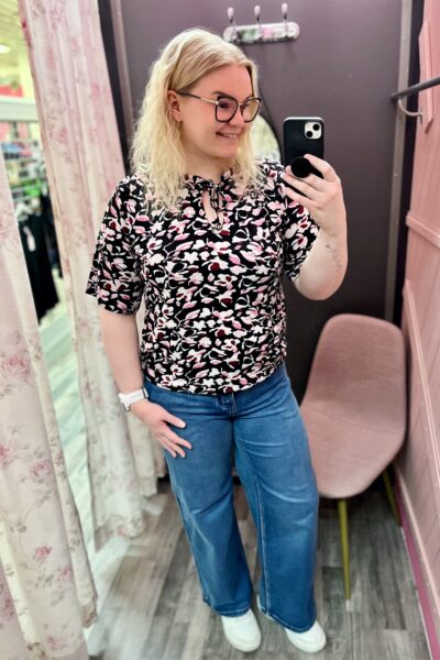 Ze-Ze Corinna T-paita