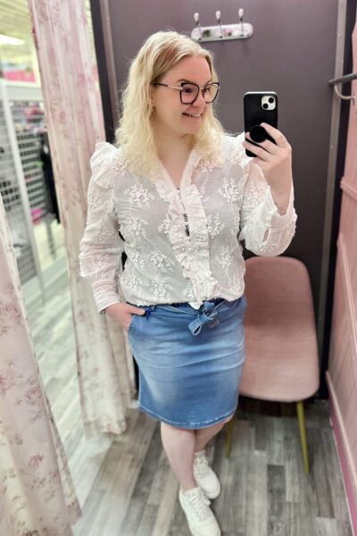 Ze-Ze Amber Farkkuhame